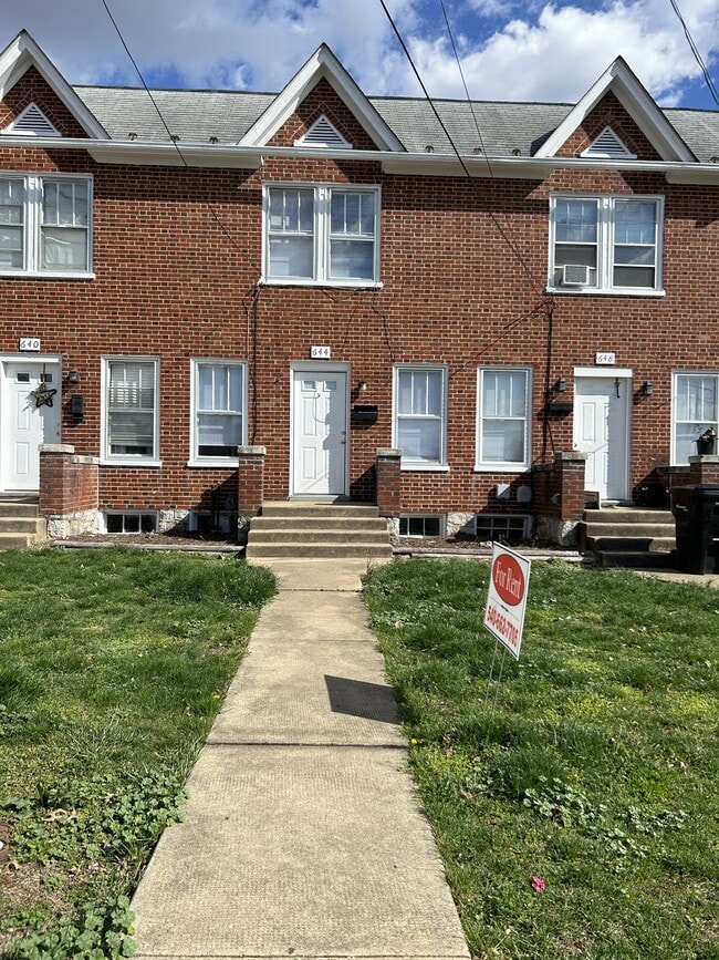 Building Photo - 668 Virginia Ave
