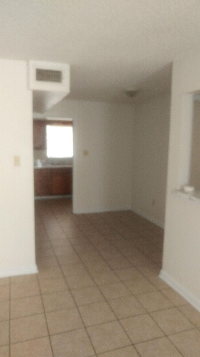 Foto del edificio - 120 Oak Ridge Ave