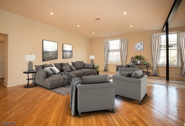 Building Photo - 71 N Main St