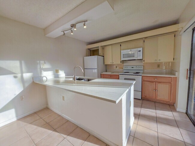 Foto del edificio - 832 Blue Ridge Cir