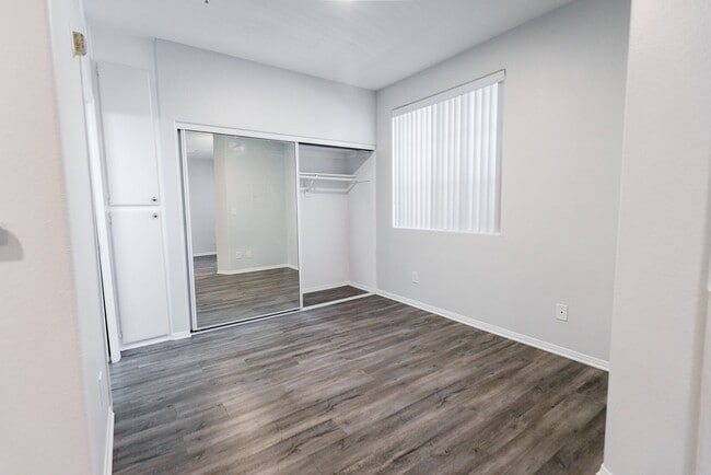 Interior Photo - 311 South Doheny Drive