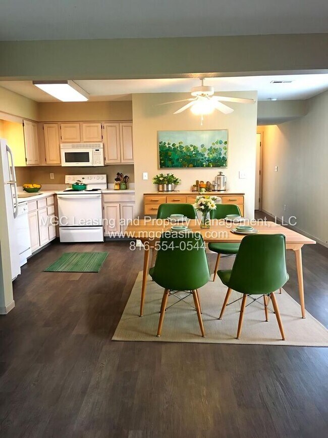 Foto del edificio - SOUTH GARDEN TOWNHOMES