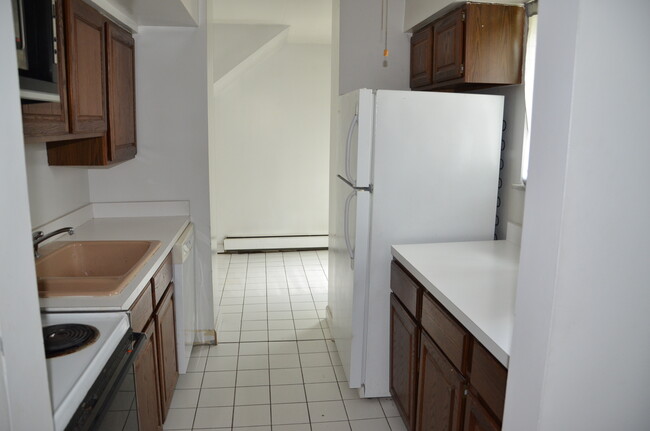 Building Photo - 2032 Linden Ave