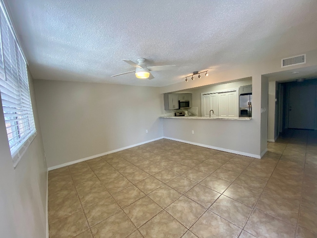 Building Photo - 3930 S Roosevelt Blvd