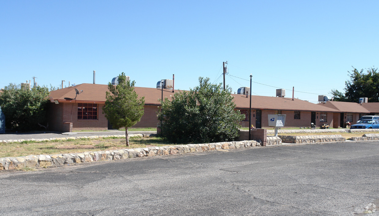 Primary Photo - 4912 Hercules Ave