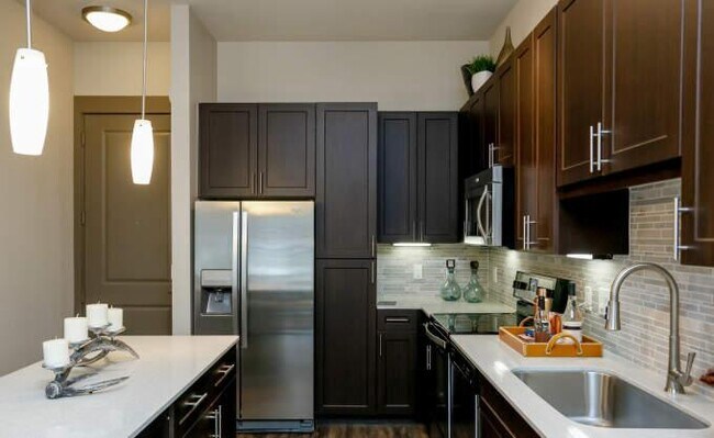 Building Photo - 3 bedroom in Houston TX 77063
