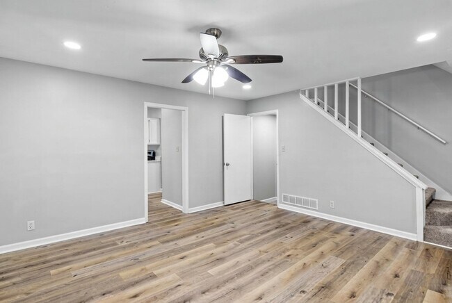 Foto del edificio - 338 Bradley Woods Ct NW