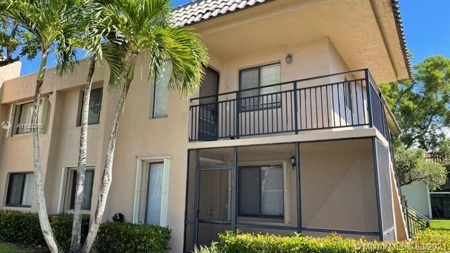 Foto principal - 340 Racquet Club Rd