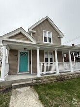 Building Photo - 129 Poquonnock Rd