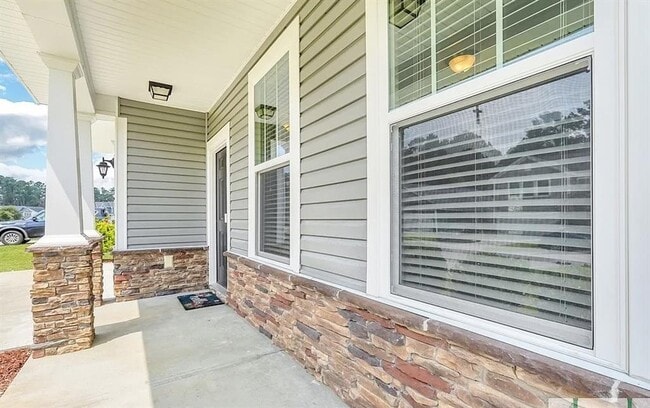 Building Photo - 365 Southwilde Way