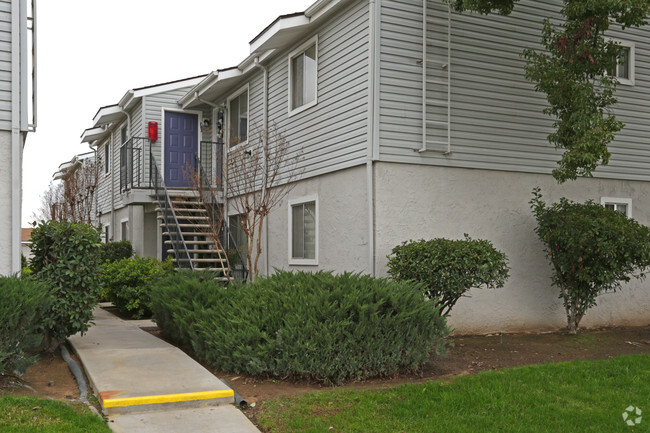 Boulder Court Apartments - Heather Court Apartments