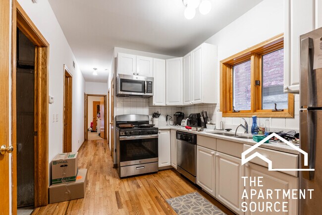 Building Photo - 1429 N Wicker Park Ave