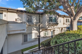 Building Photo - 30902 Club House Dr