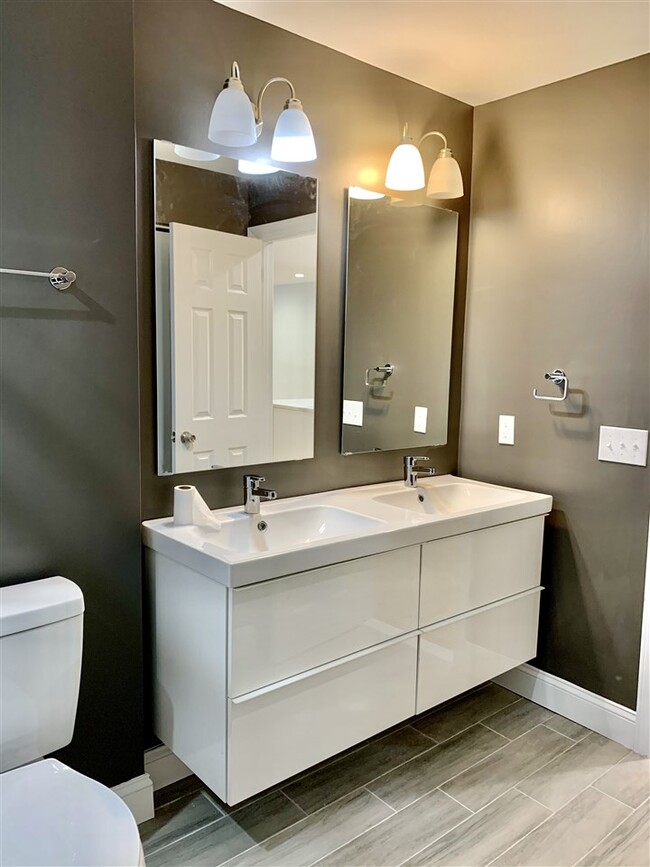 Foto del edificio - 745 Mainsail Ln