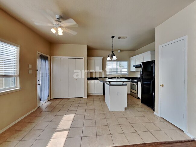 Foto del edificio - 26893 Kings Park Hollow Dr