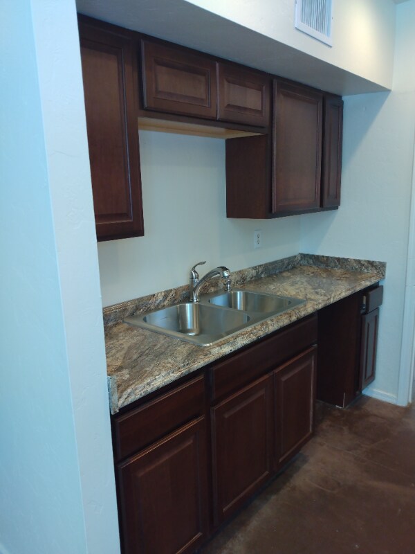 Foto del edificio - 3867 N Tyndall Ave