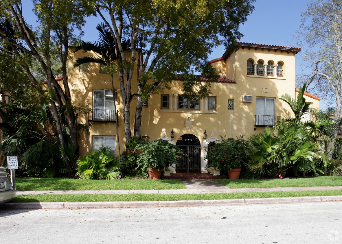 Primary Photo - 315 Navarre Ave