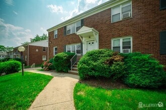 Building Photo - 44 Garfield Park