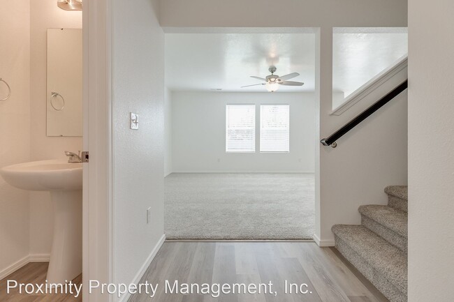 Foto del edificio - 3 br, 2.5 bath House - 862 W. Woodpine Street