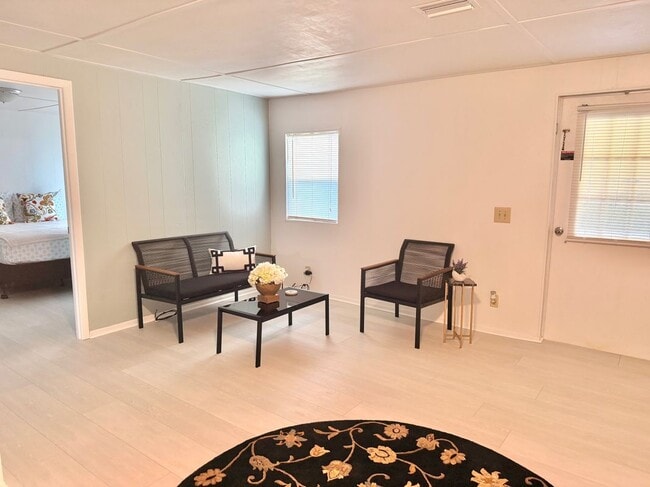 Building Photo - 9999 NE 120th St