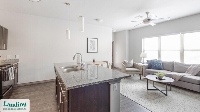 Foto del edificio - 650 S Main St