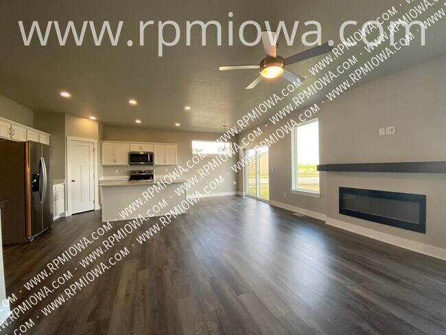 Foto del edificio - 740 SE Drumlin Dr