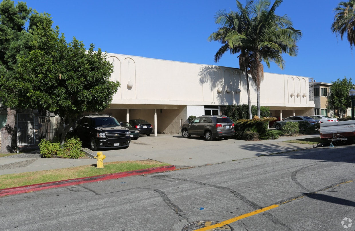 Building Photo - 325 N Howard St