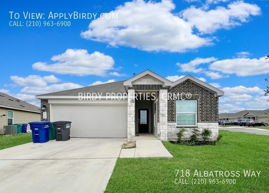 Primary Photo - Charming 3 Bedroom Home with 2 Full Bathro...