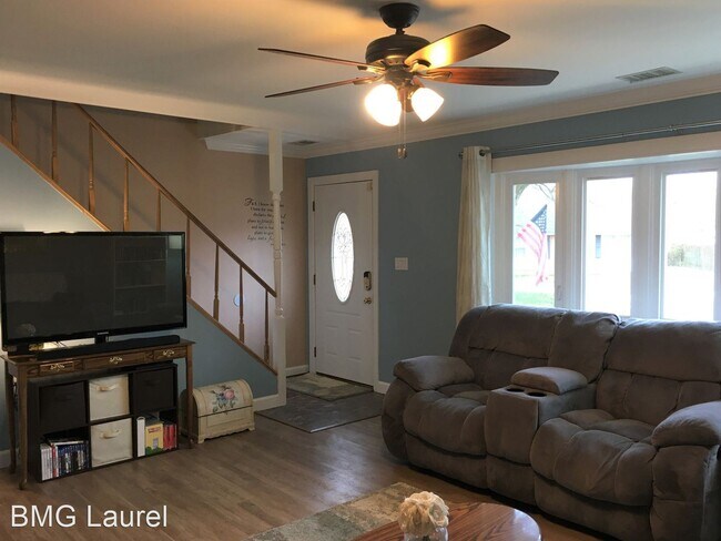 Foto del edificio - 3 br, 2 bath House - 12 Harvard Rd
