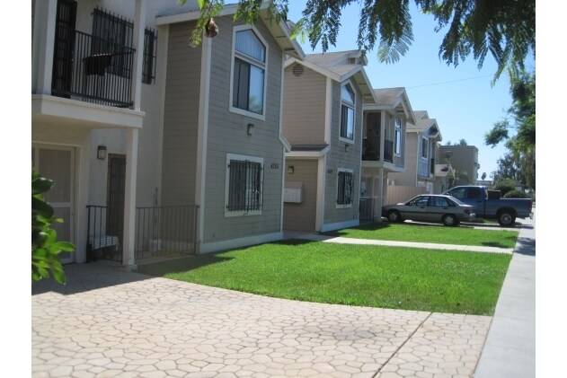 Foto del edificio - 4349 McClintock St