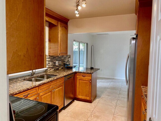 Foto del edificio - 1283 Anhinga Dr