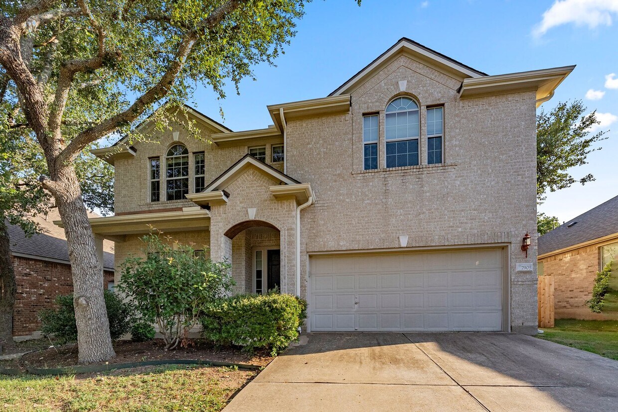Primary Photo - Beautiful 4 Bedroom, 3 Bathroom Home in Me...