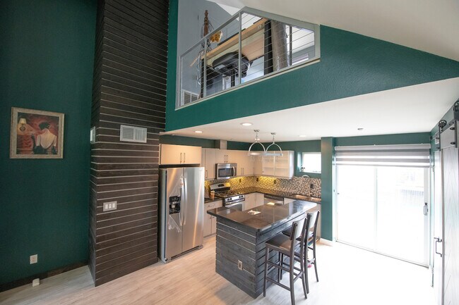 Building Photo - 969 Sigsbee St