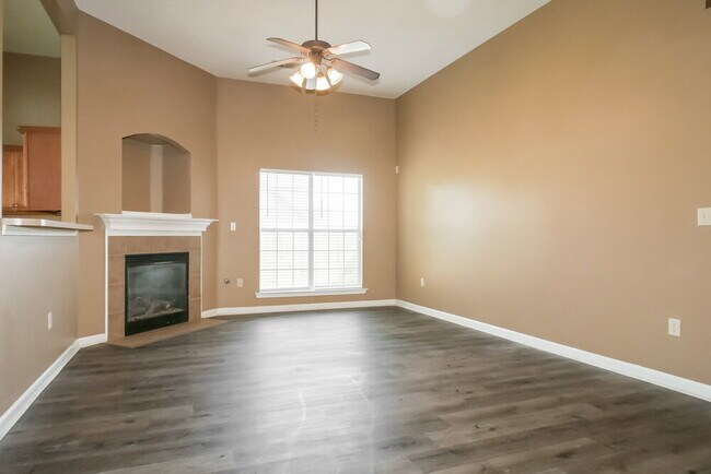 Foto del edificio - 4941 Wemberley Dr