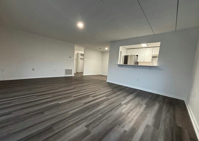Foto del edificio - 32 Hill Rd