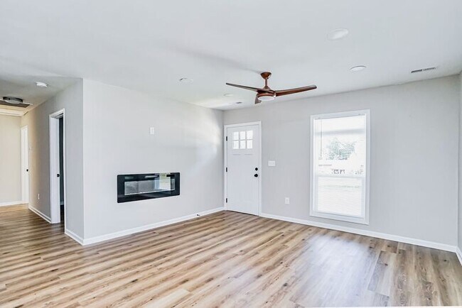 Building Photo - 17 Gantt Dr