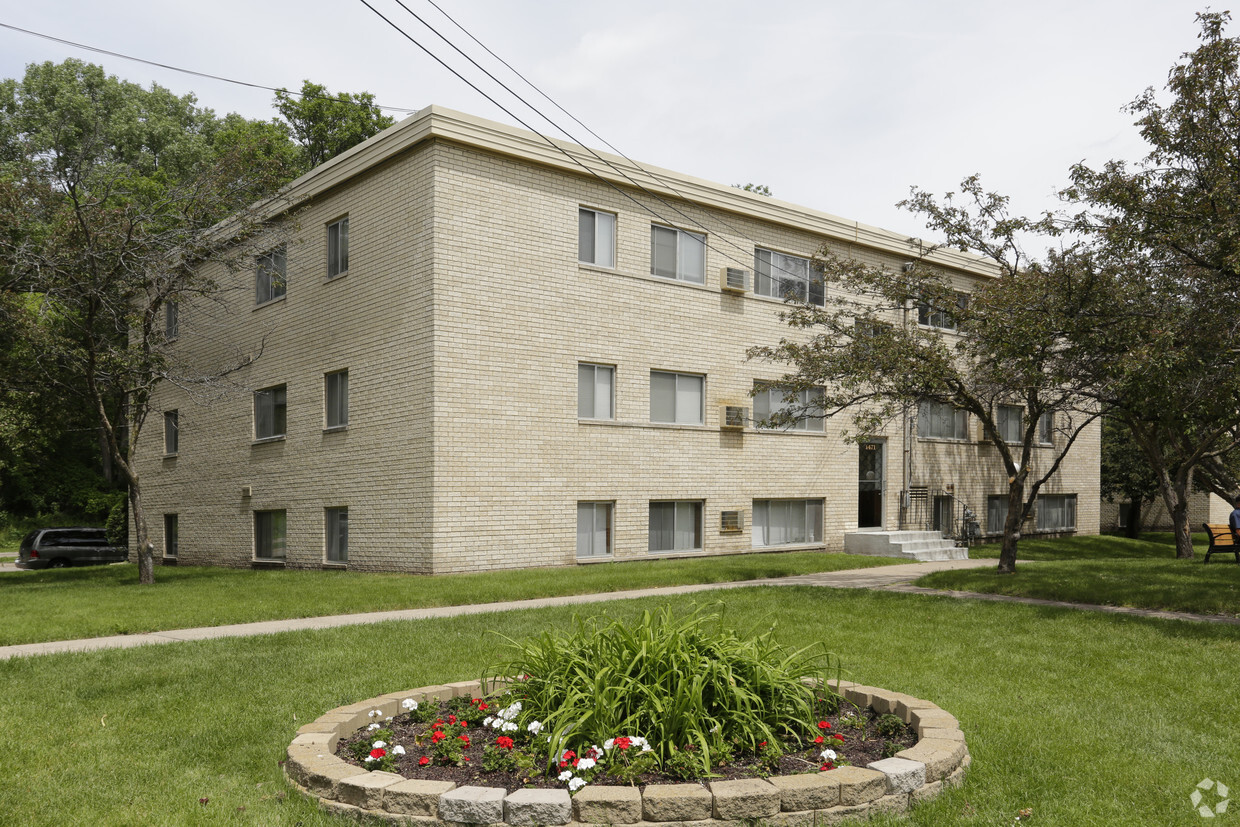 St Paul Avenue Apartments