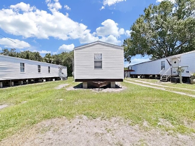 Foto del edificio - 6330 Eugene Acres Ln