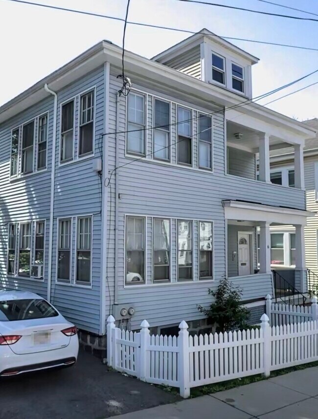 Building Photo - 6 W Selden St