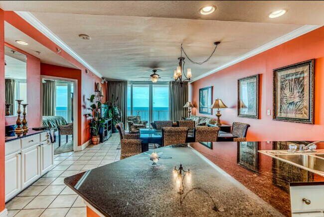 Foto del edificio - 365 E Beach Blvd