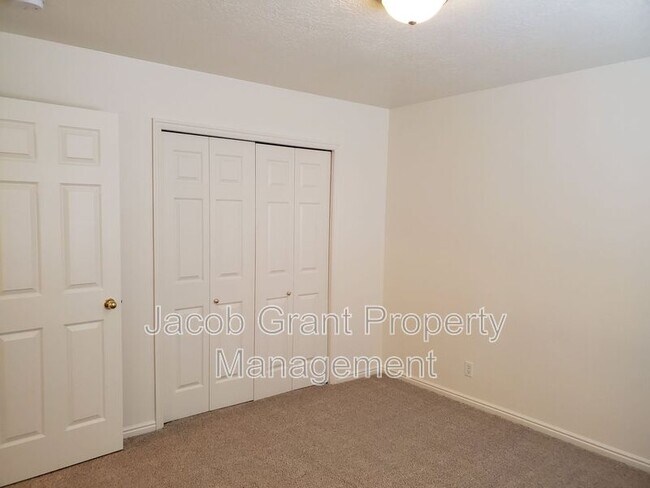 Foto del edificio - 4946 Cole St
