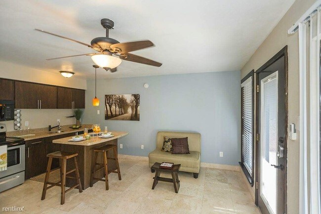 Foto del edificio - 6466 Ridgecrest Rd