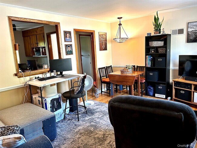 Foto del edificio - 102 Overocker Rd