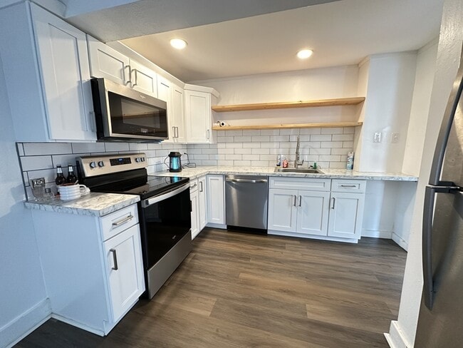 Foto del edificio - 610 E Main St