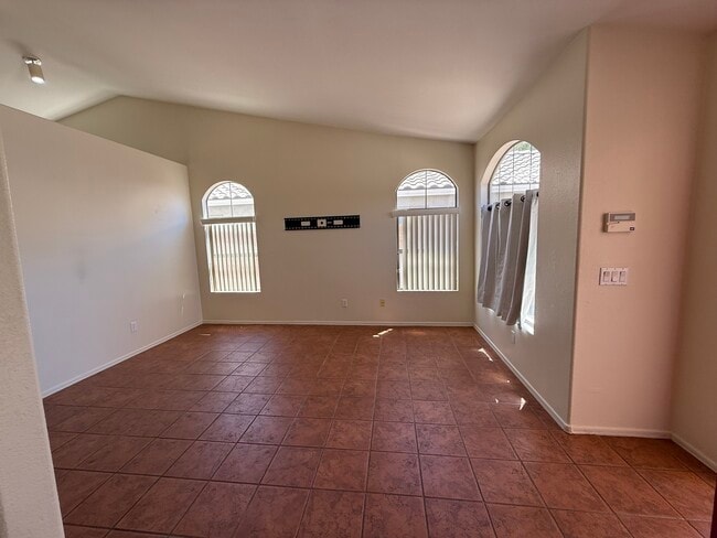 Foto del edificio - 8226 W Eugie Ave