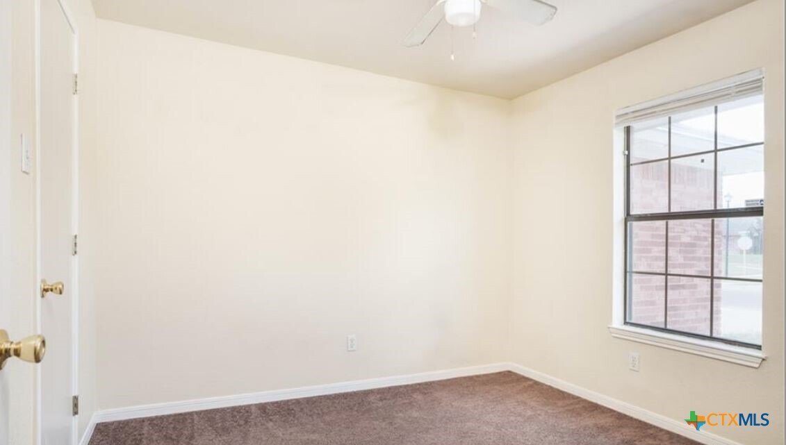 Building Photo - 4501 Embers Dr