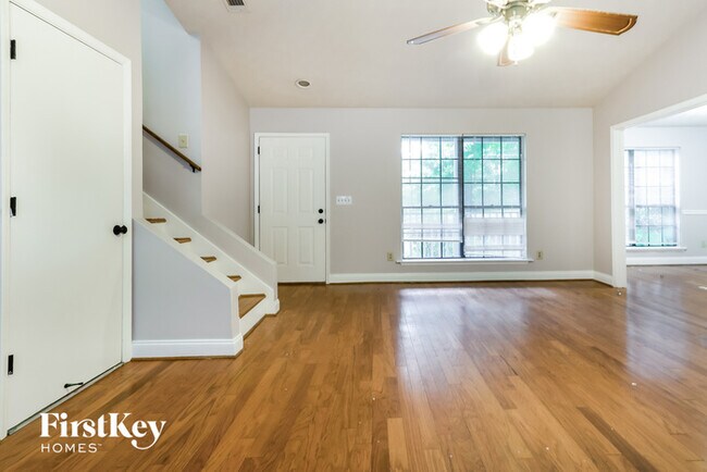 Building Photo - 2067 Walden Park Dr