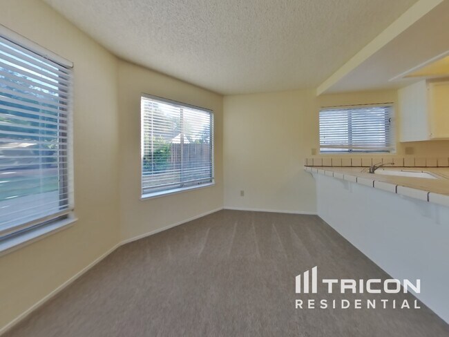 Foto del edificio - 217 Sunhaven Dr