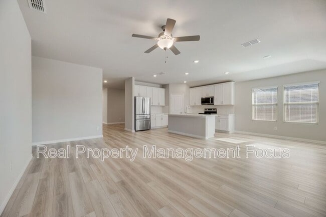 Building Photo - 203 Rocky Rd