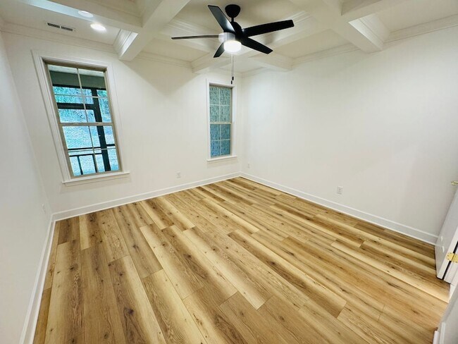 Building Photo - 118 Nickolas Cir